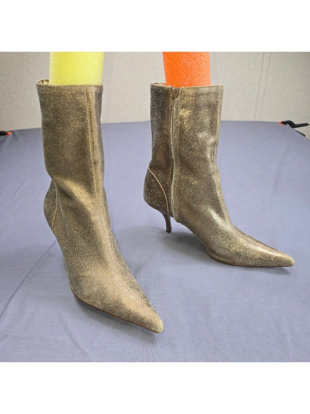 Steve Madden 9.5M Dangger Gold Pointed Toe Healed Boots Leather Side Zipper
